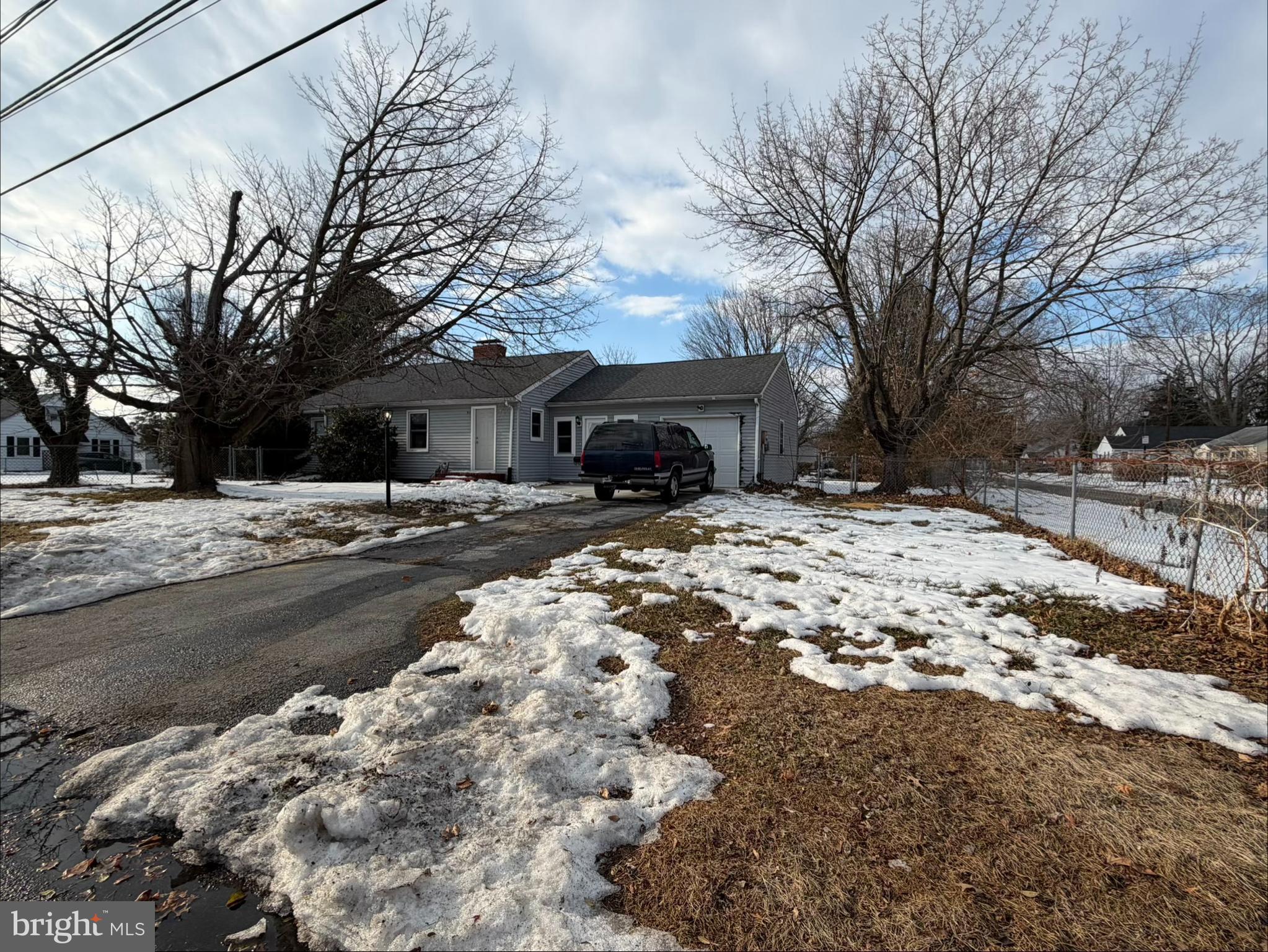 915 East Division Street Dover, DE 19901 - Photo 3 of 27 Front View 3