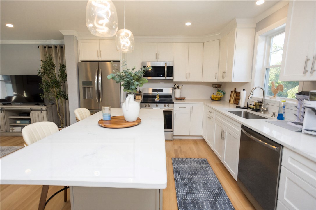 209 Curran Road Cumberland, RI 02864 - Photo 6 of 42