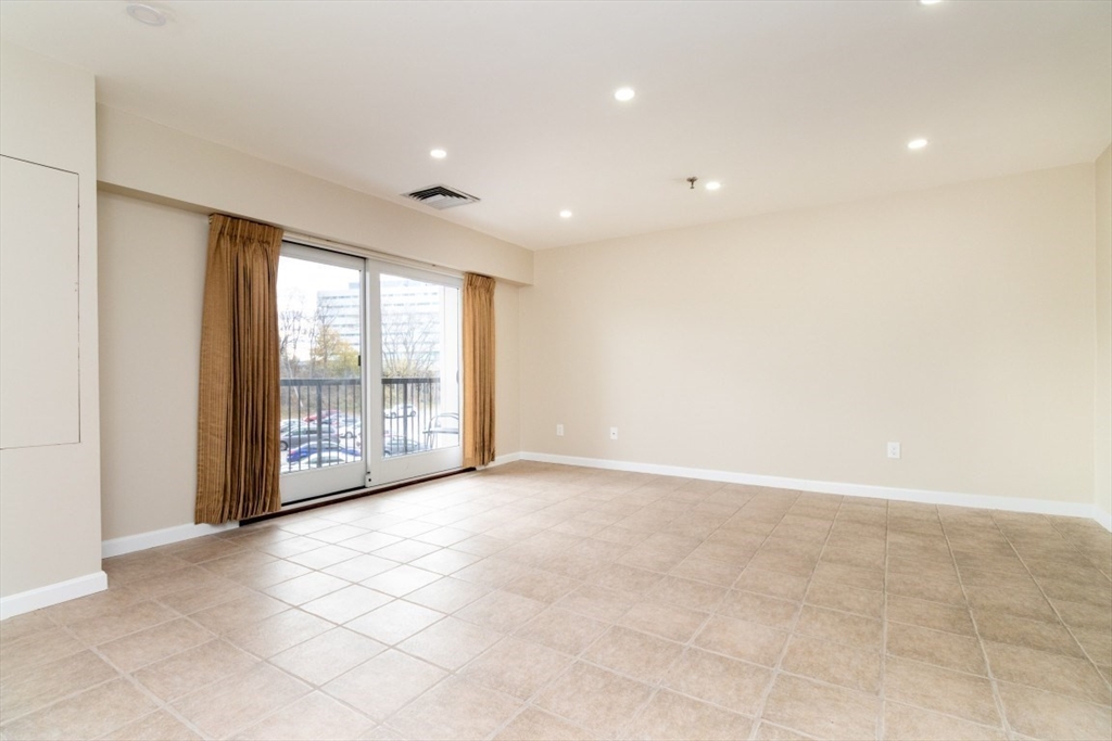 133 Commander Shea Boulevard, Unit 204 Quincy, MA 02171 - Photo 11 of 20