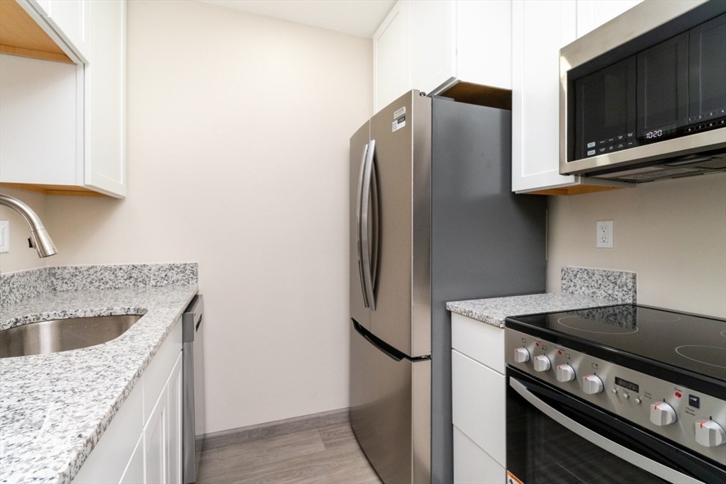 133 Commander Shea Boulevard, Unit 204 Quincy, MA 02171 - Photo 13 of 20