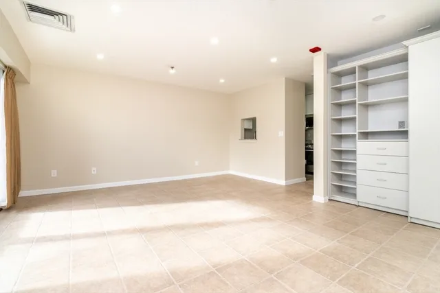 $269,000 | 133 Commander Shea Boulevard, Unit 204, Quincy, MA 02171