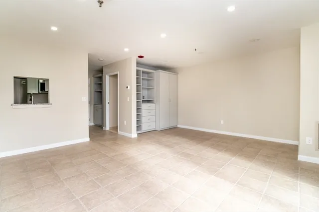 $269,000 | 133 Commander Shea Boulevard, Unit 204, Quincy, MA 02171