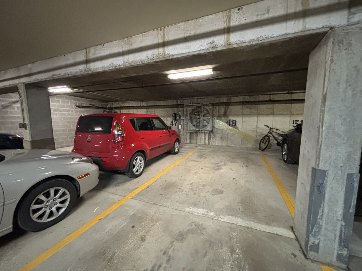 400 East Dundee Road, Unit 403C Buffalo Grove, IL 60089 - Photo 19 of 20 a view of a car garage