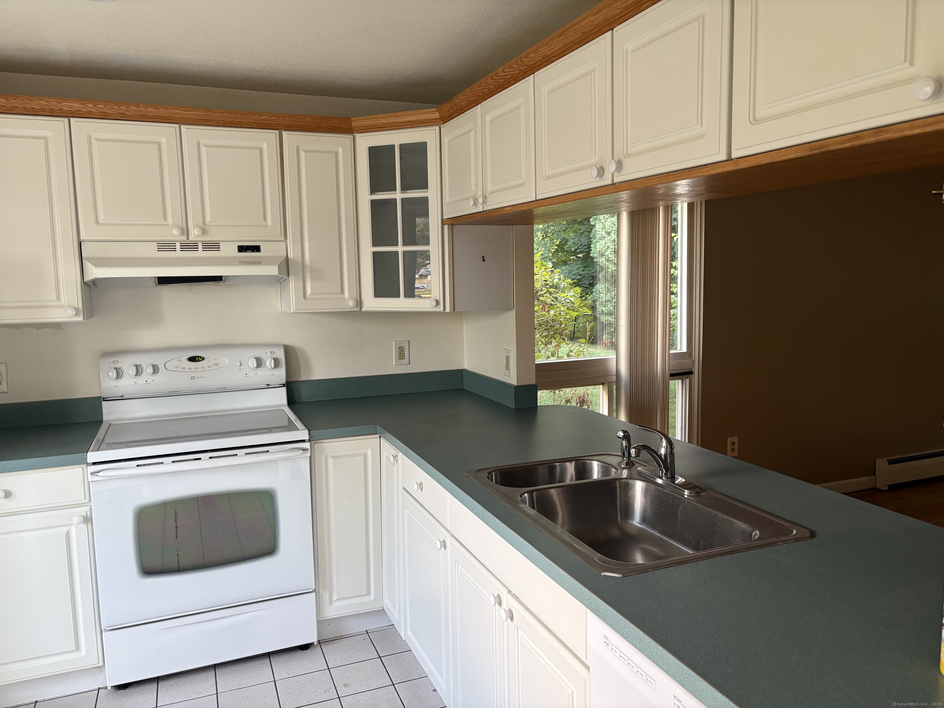 279 Centerbrook Road Hamden, CT 06518 - Photo 2 of 10