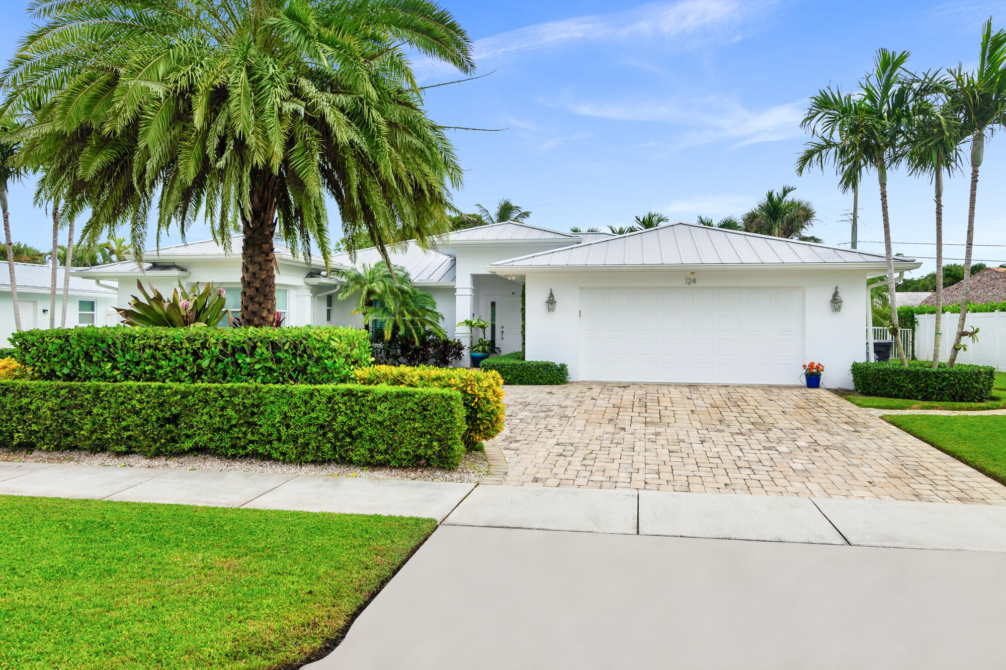 124 Cruiser Road North North Palm Beach, FL 33408 - Photo 5 of 43 low-4