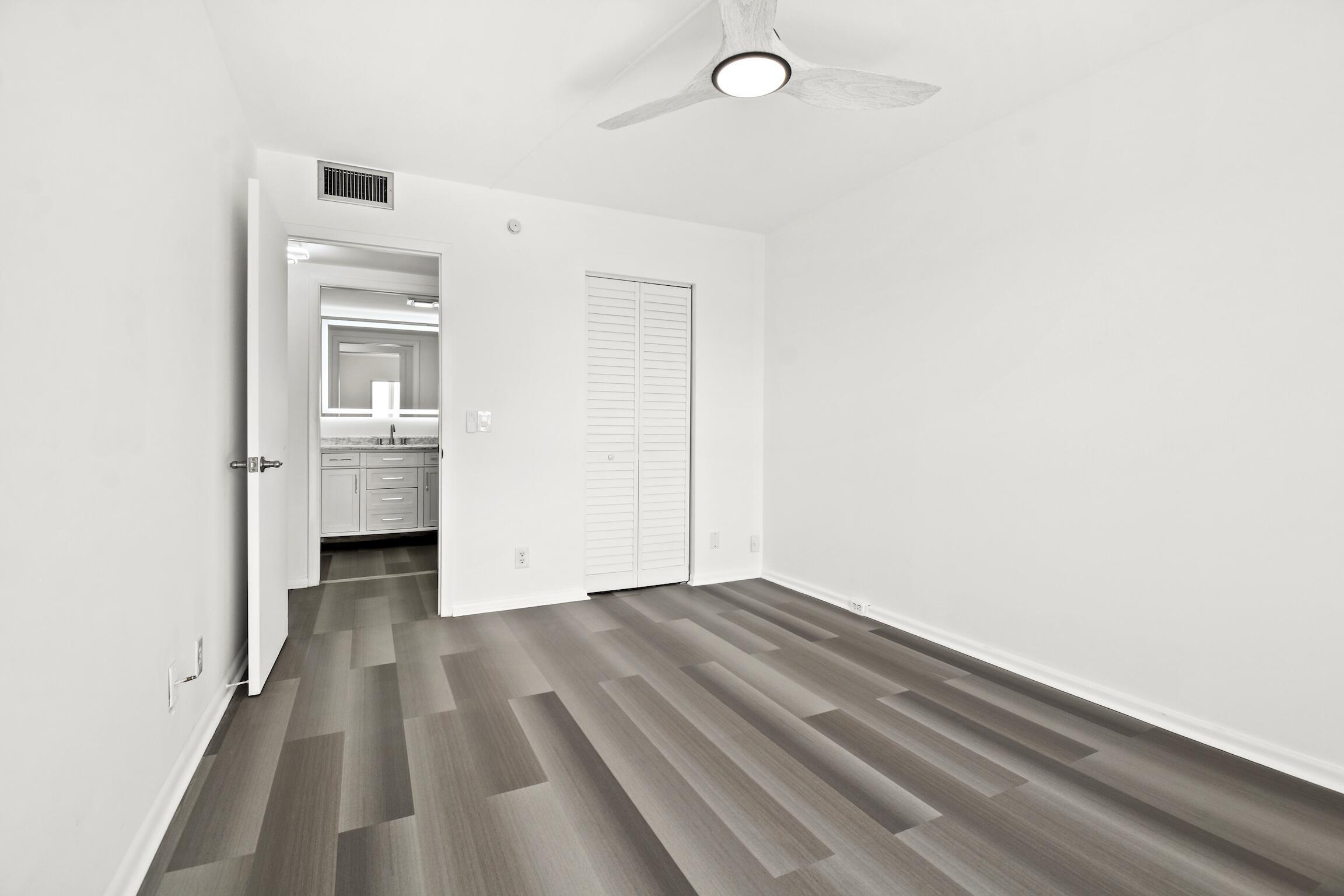 4047 Lincoln A, Unit C Boca Raton, FL 33434 - Photo 13 of 51 4047 Lincoln C Pic 14