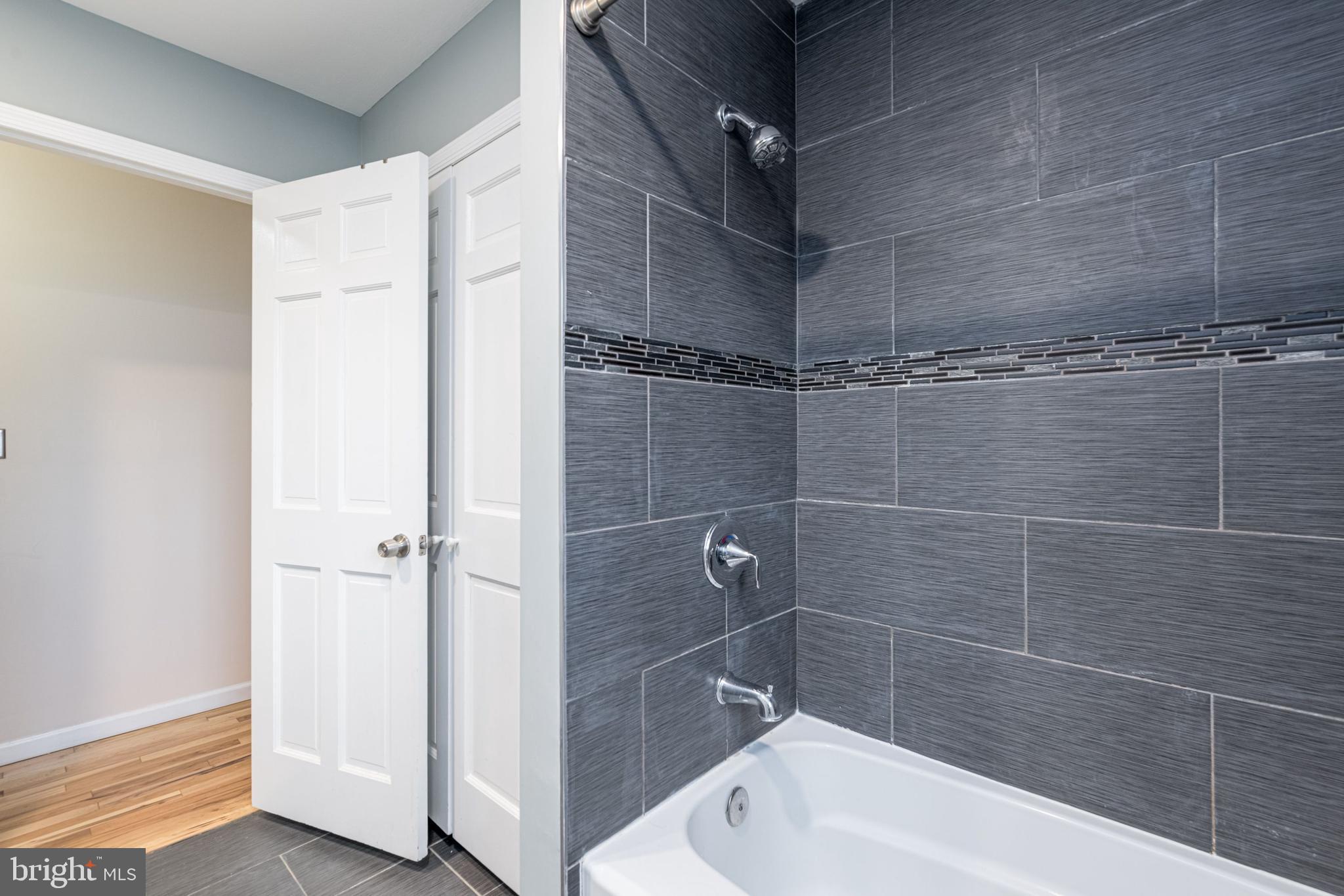 64 Lochatong Road Ewing, NJ 08628 - Photo 23 of 40 Full bathj