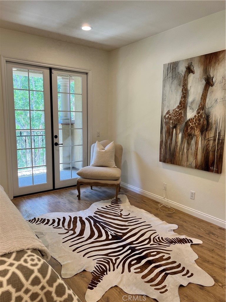 22 San Sovino Newport Coast, CA 92657 - Photo 4 of 20 a bedroom with a bed and a window