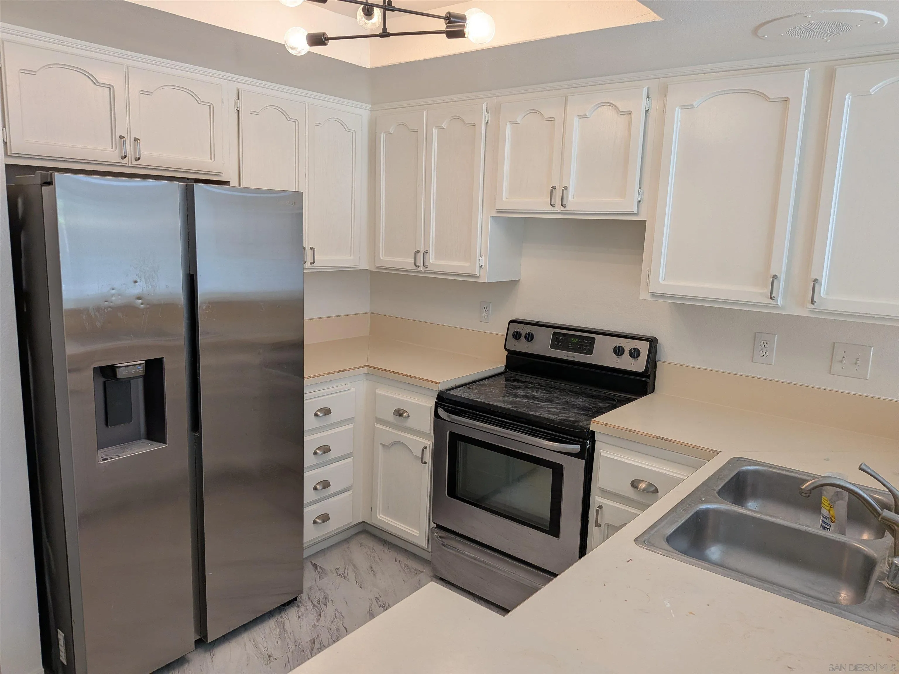 1647 Tennis Match Way Encinitas, CA 92024 - Photo 2 of 6