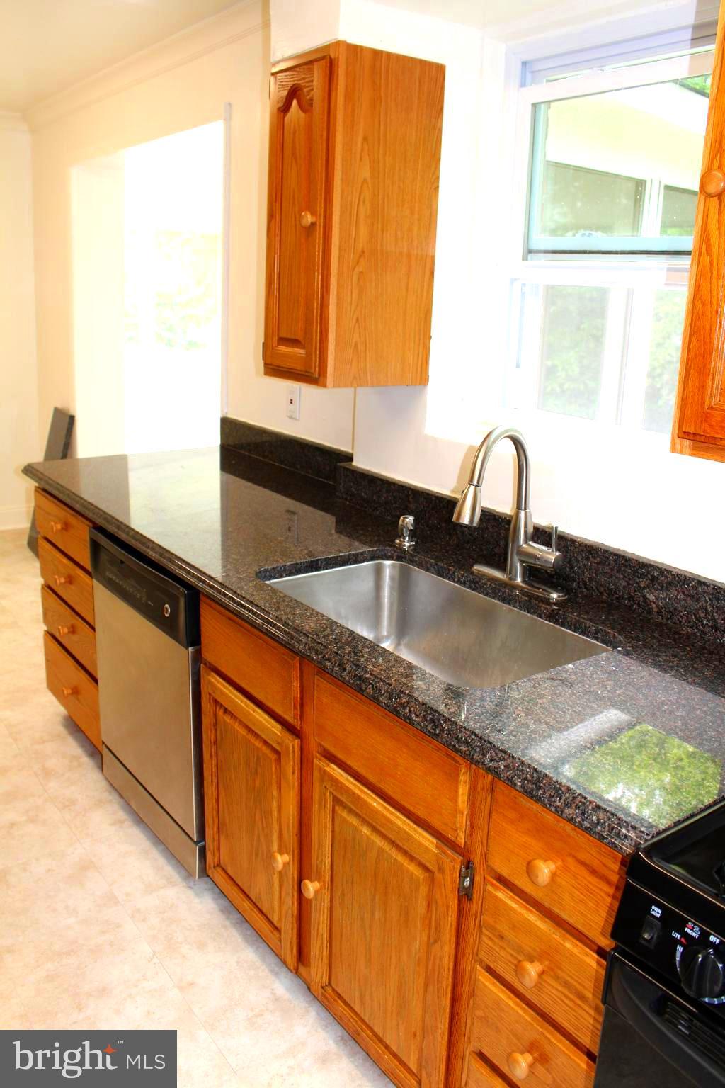 11810 Grandview Avenue Silver Spring, MD 20902 - Photo 6 of 33 Large Kitchen