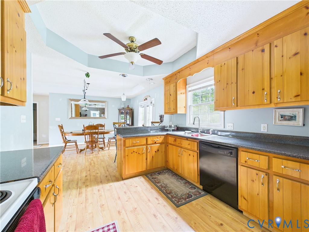 1035 Cole Harbor Road Blackstone, VA 23824 - Photo 23 of 39