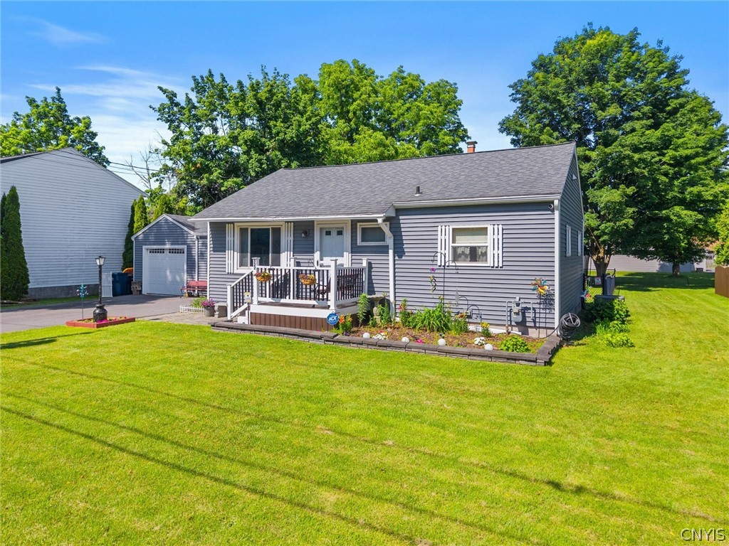 322 Sayles Street Oneida, NY 13421 - Photo 3 of 25 Side view