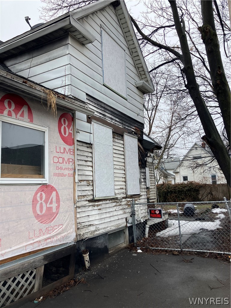 378 Weaver Street Rochester, NY 14621 - Photo 2 of 5