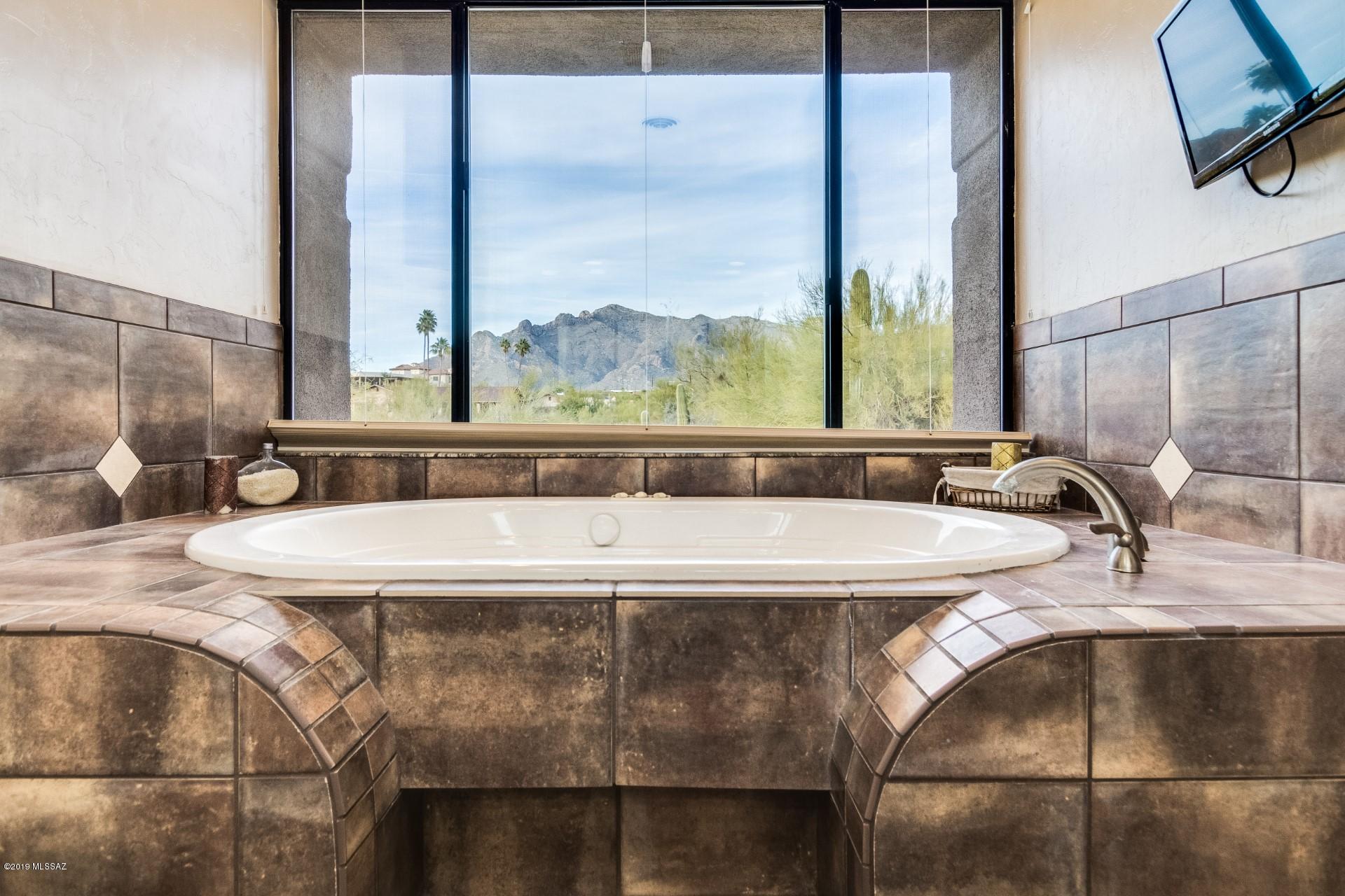 720 East Chula Vista Road Tucson, AZ 85718 - Photo 2 of 27