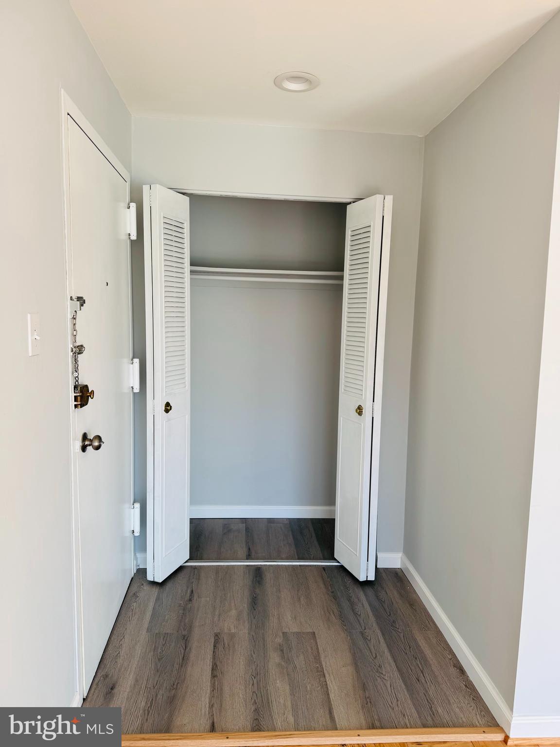 2205 Greenery Lane, Unit 1049 Silver Spring, MD 20906 - Photo 4 of 26 Coat Closet