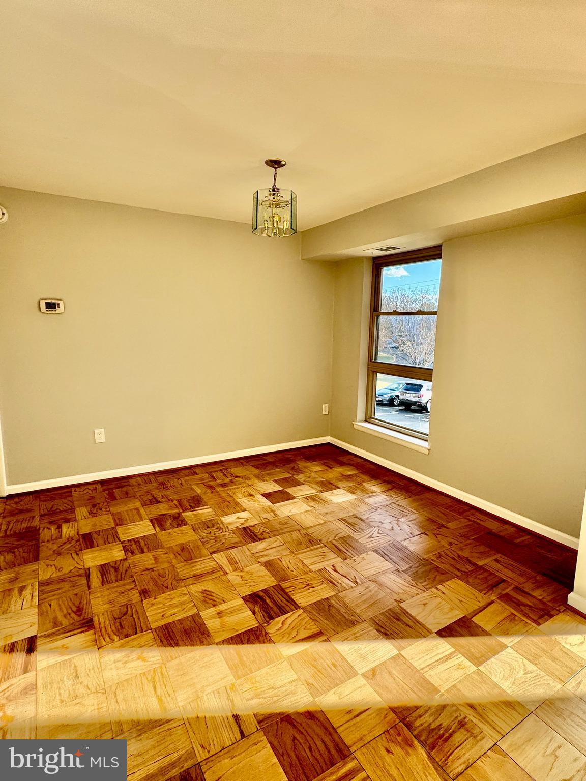 2205 Greenery Lane, Unit 1049 Silver Spring, MD 20906 - Photo 5 of 26 Separate Dining Room