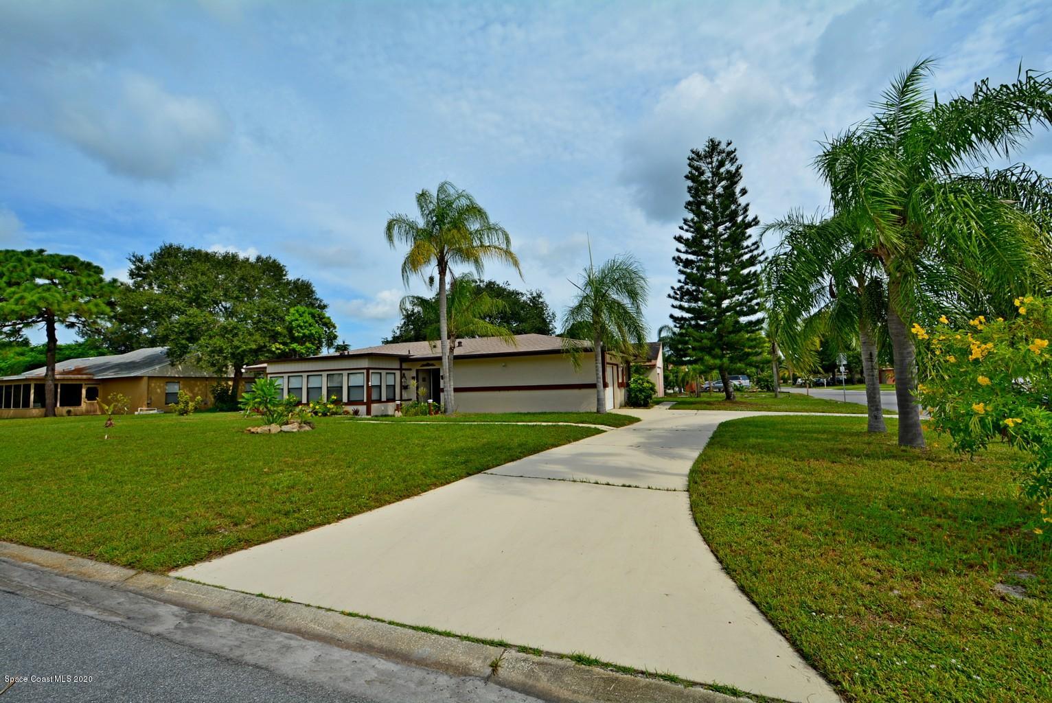 295 Myrtlewood Road Melbourne, FL 32940 - Photo 3 of 24 DSC_0212