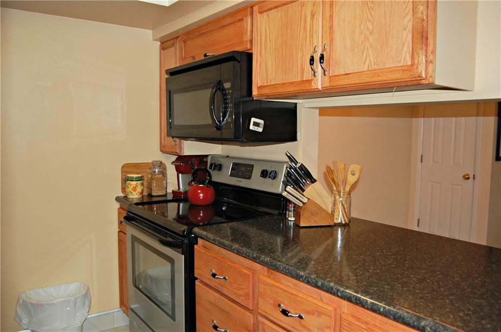 327 Ridge Point Circle, Unit A11 Bridgeville, PA 15017 - Photo 13 of 25 Gallery Image 13