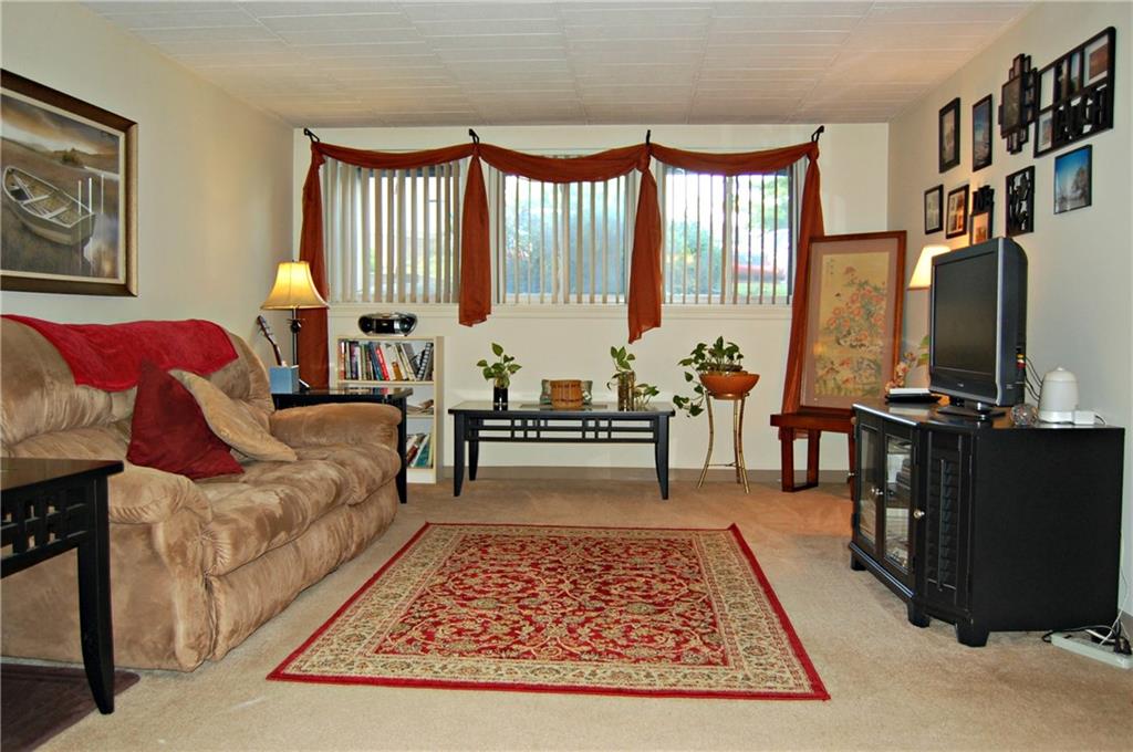 327 Ridge Point Circle, Unit A11 Bridgeville, PA 15017 - Photo 5 of 25 Gallery Image 5