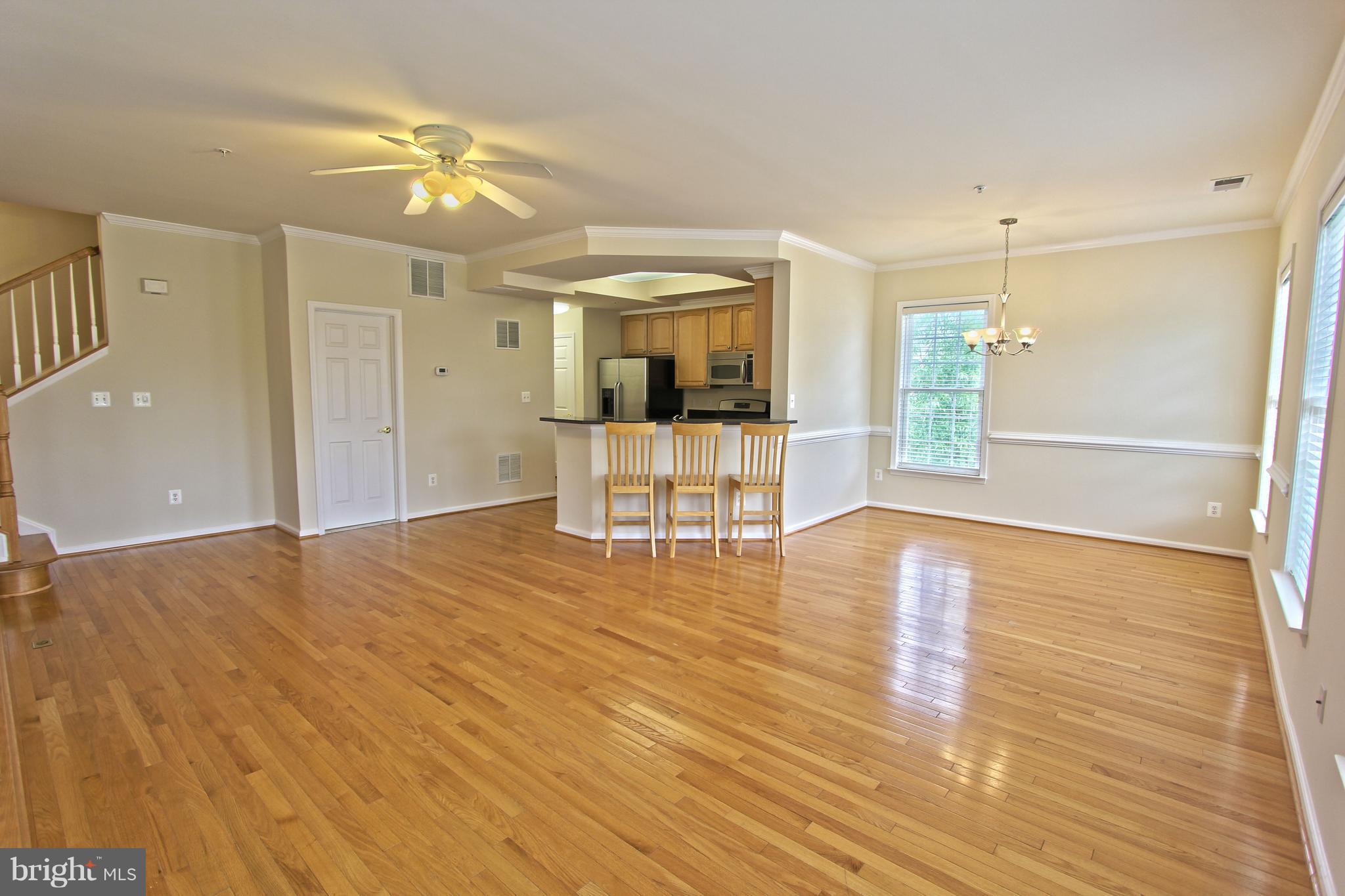 4610 Hummingbird Way, Unit 97 Fairfax, VA 22033 - Photo 3 of 18 Living Room