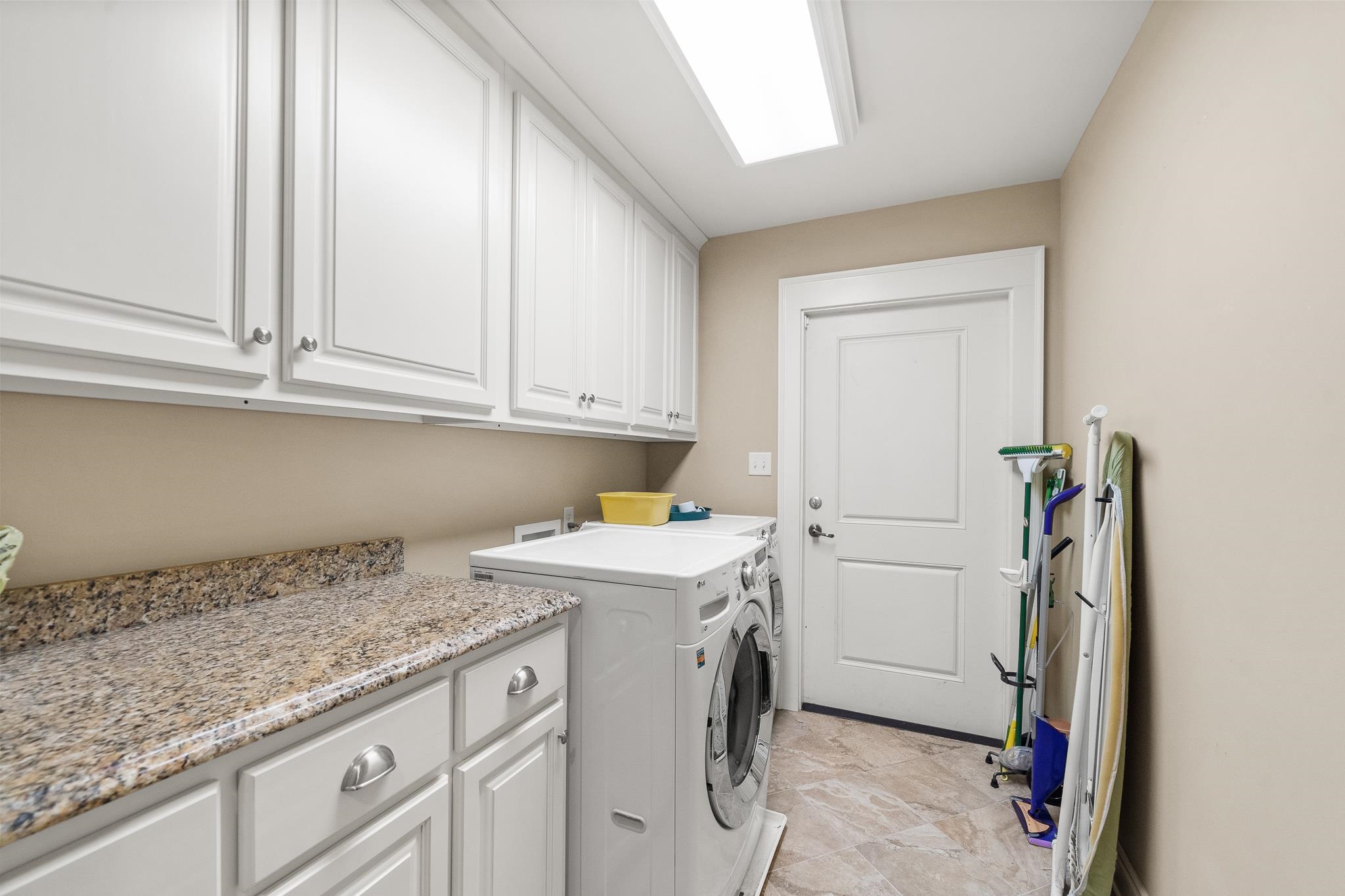 420 White Avenue Fairhope, AL 36532 - Photo 20 of 37 Laundry