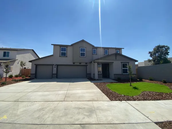 $540,000 | 101 East Sedona Avenue, Visalia, CA 93291