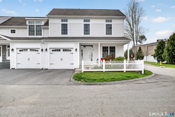 $940,000 | 25 Sheffield Street, Unit 7, Old Saybrook, CT 06475