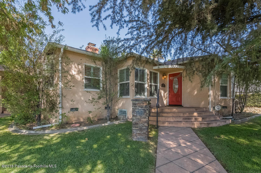 front view of house with a yard