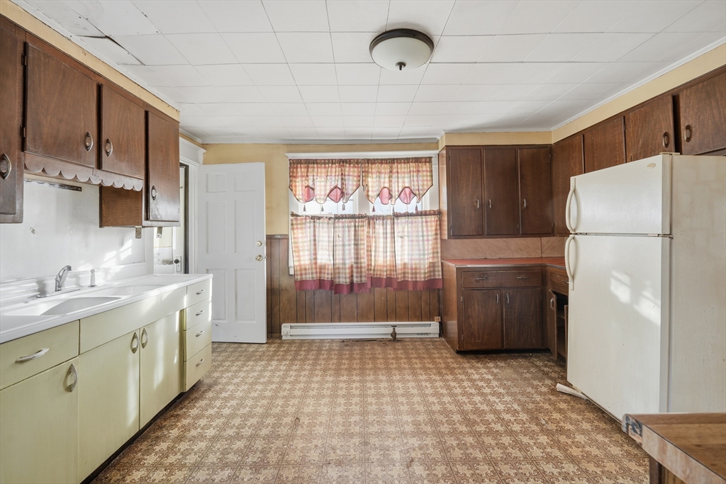 57-59 Martha Street Springfield, MA 01151 - Photo 15 of 20