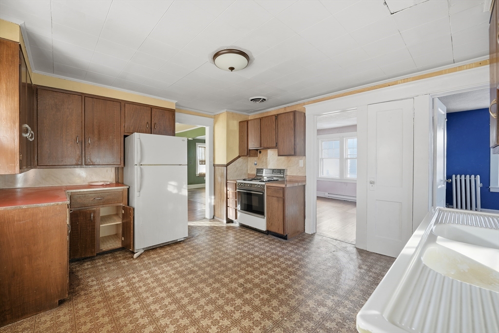 57-59 Martha Street Springfield, MA 01151 - Photo 7 of 20