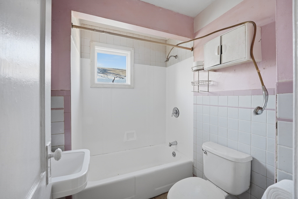 57-59 Martha Street Springfield, MA 01151 - Photo 9 of 20