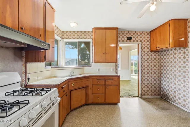 $699,000 | 626 West Bonnie Brae Court, Ontario, CA 91762