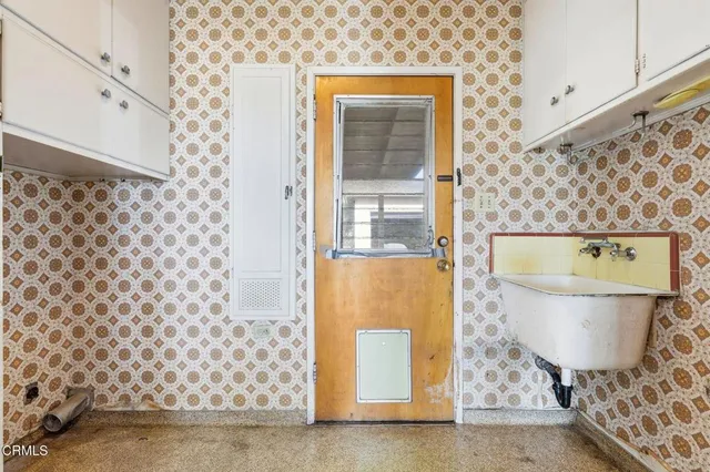 $699,000 | 626 West Bonnie Brae Court, Ontario, CA 91762