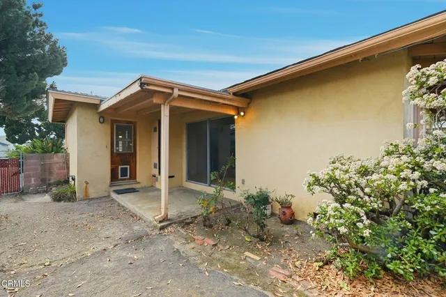 $699,000 | 626 West Bonnie Brae Court, Ontario, CA 91762