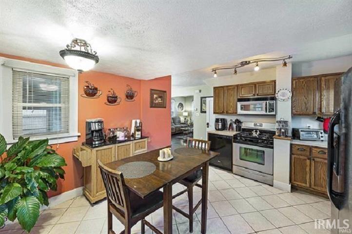 135 Oakside Road Mishawaka, IN 46544 - Photo 3 of 18 Gallery Image 3