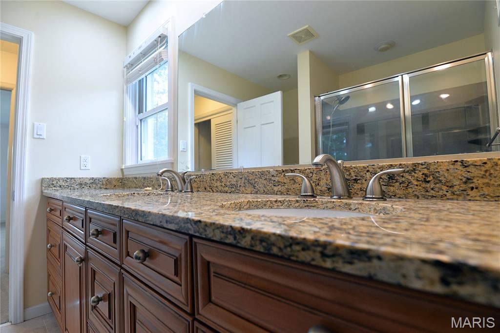 2235 North Ballas Road Town and Country, MO 63131 - Photo 33 of 38