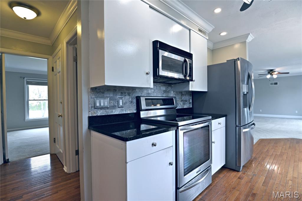 2235 North Ballas Road Town and Country, MO 63131 - Photo 10 of 38