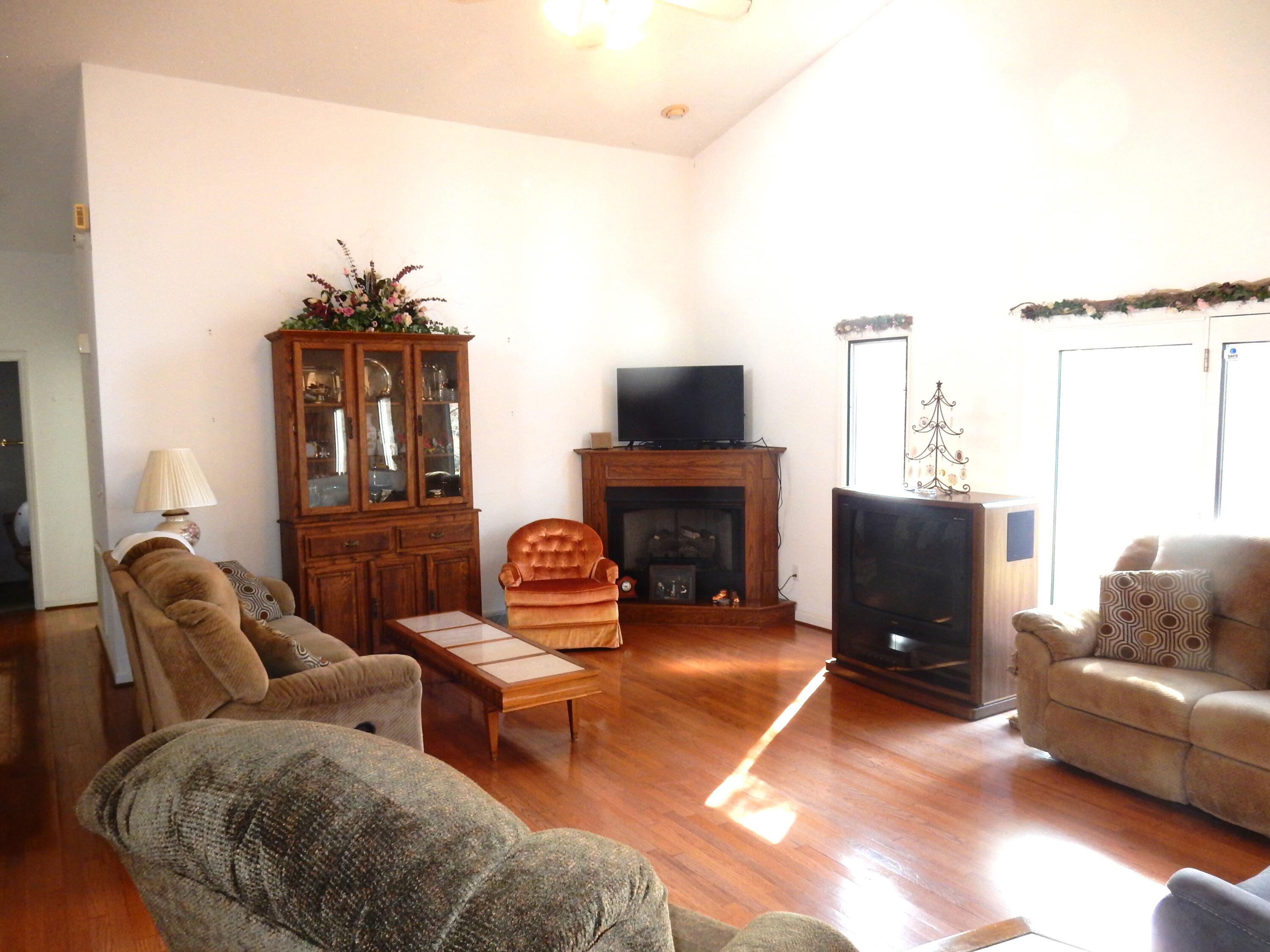 304 Golf Course Road Unicoi, TN 37692 - Photo 2 of 24 DSCN6249