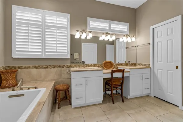 $589,000 | 7192 Rue De Palisades, Unit 12, Sarasota, FL 34238