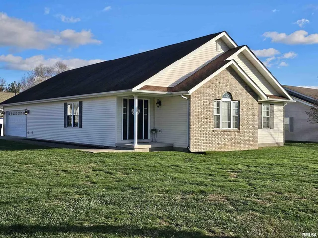 $224,500 | 408 West Beacon Court, Mount Vernon, IL 62864