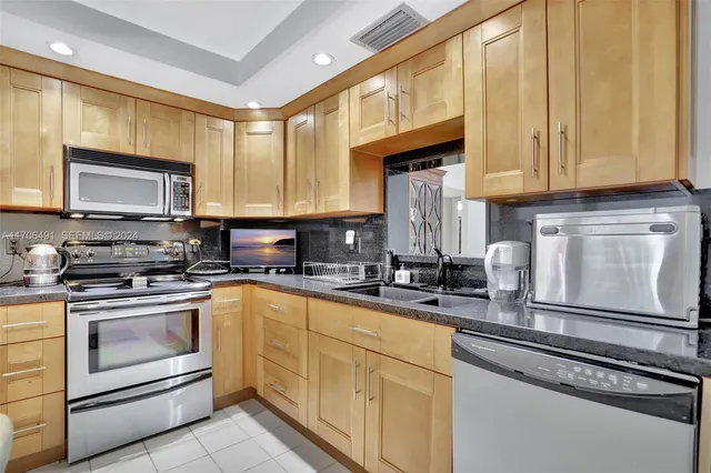 $139,000 | 2301 Lucaya Lane, Unit M1, Coconut Creek, FL 33066