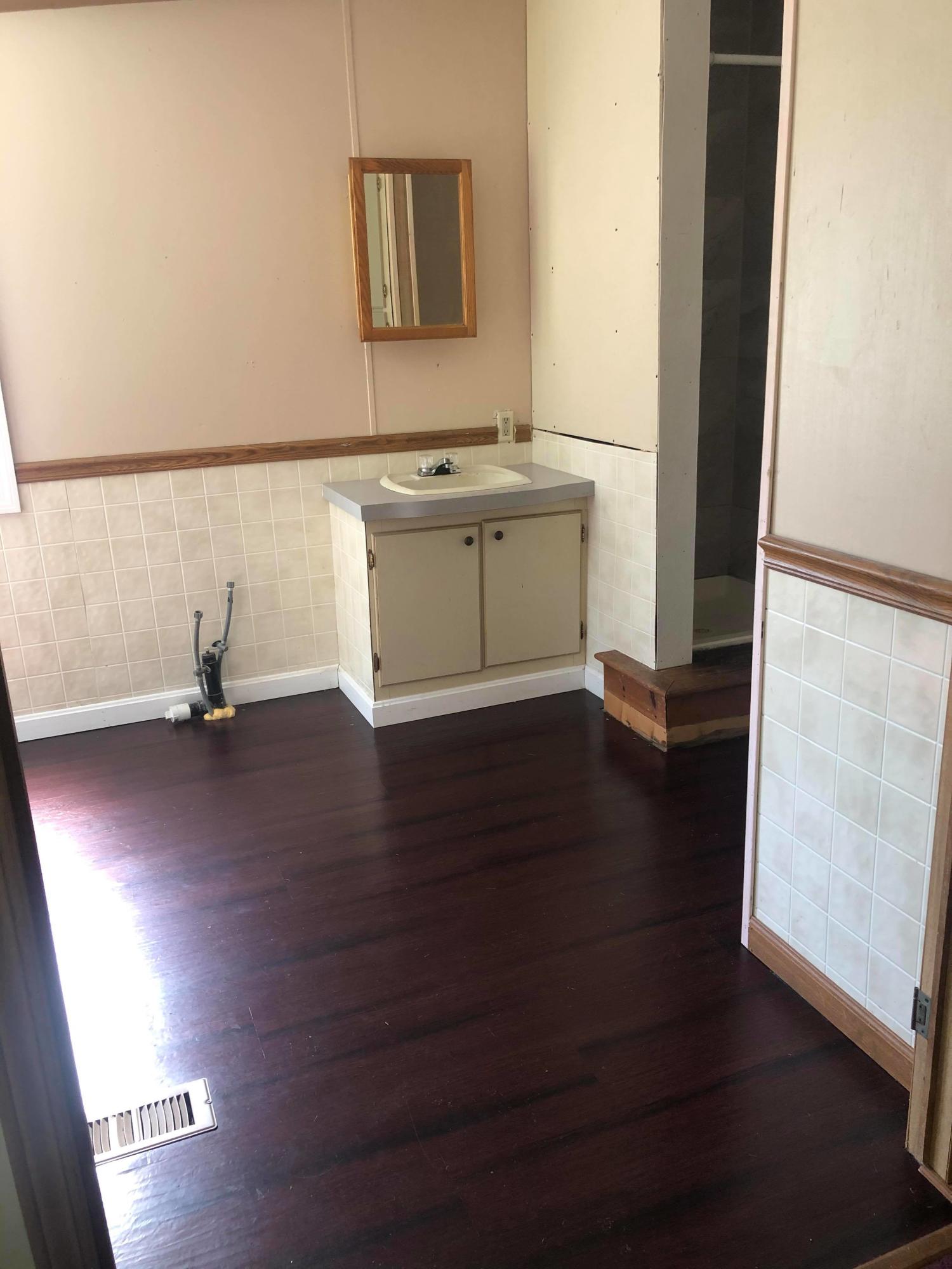 177 Birmingham Road Augusta, ME 04330 - Photo 17 of 26 masterbath 1