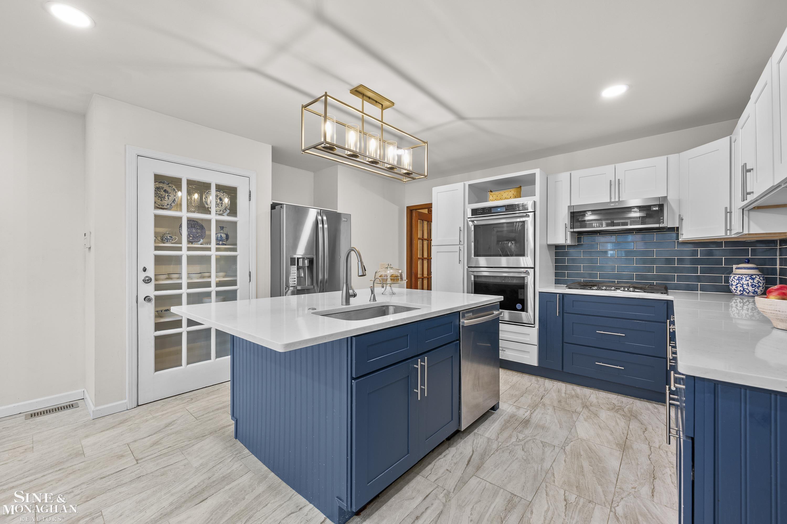 65 Vernier Road Grosse Pointe, MI 48236 - Photo 9 of 36 50195494-8c10ae49-9628-4f7d-8829-4fb7b8623a3d.JPG
