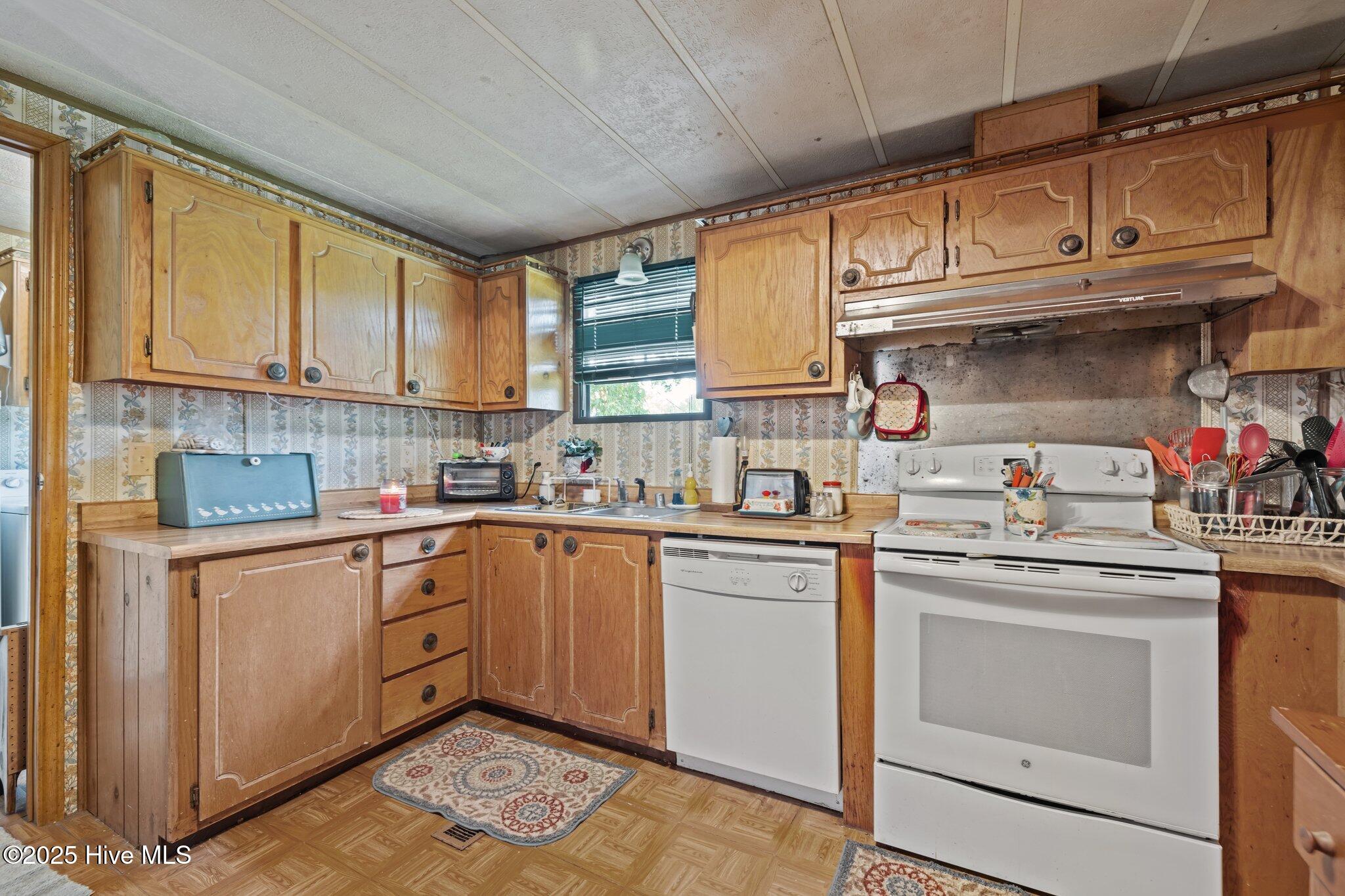 127 Arthur Road Beaufort, NC 28516 - Photo 17 of 40 43-web-or-mls-1S3A0283