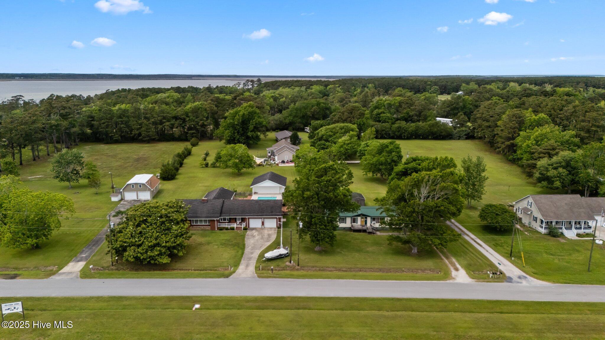 127 Arthur Road Beaufort, NC 28516 - Photo 8 of 40 82-web-or-mls-DJI_20250506133931_0099_D