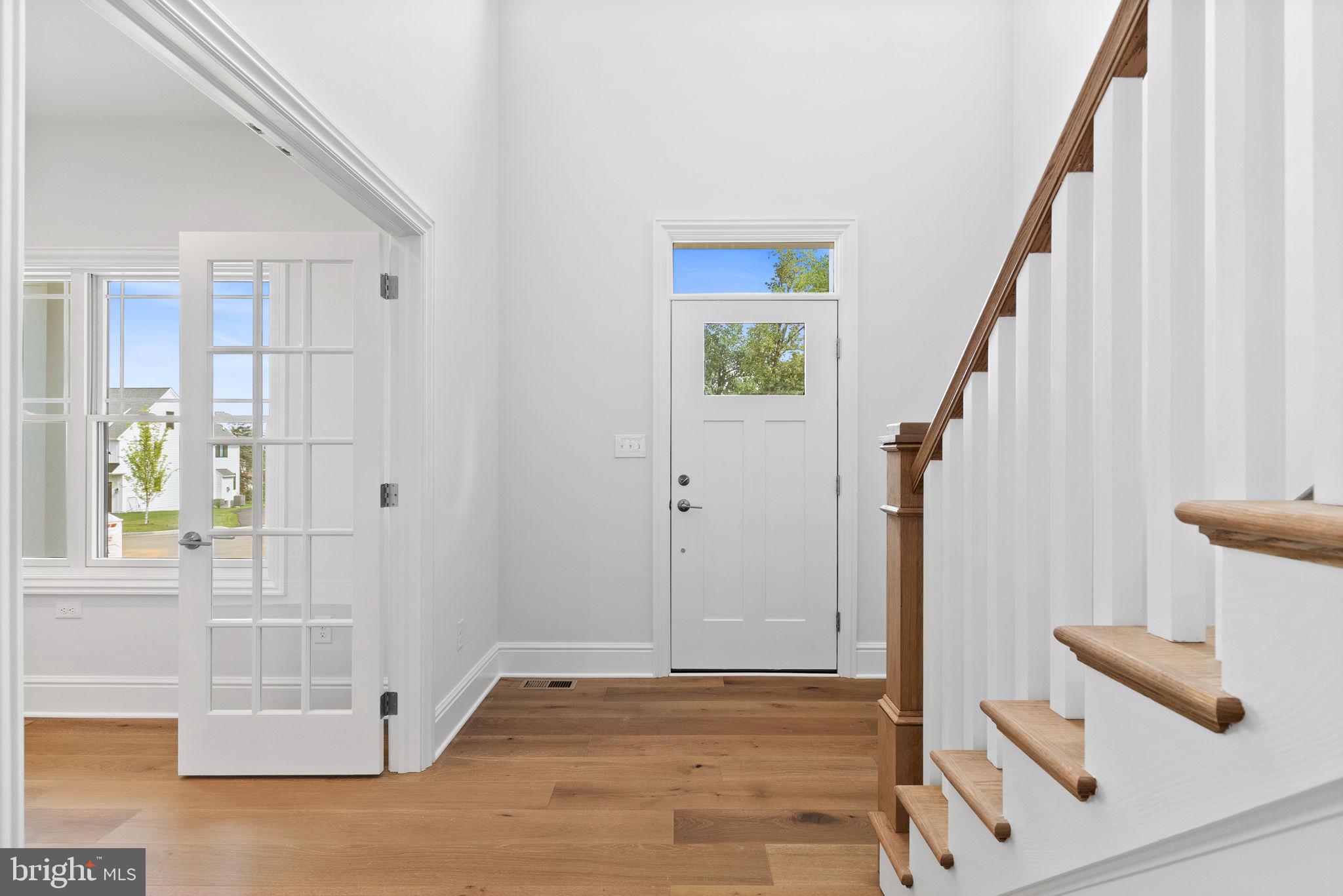 102 Harvey Road, Unit 1B Wallingford, PA 19086 - Photo 6 of 46 Foyer