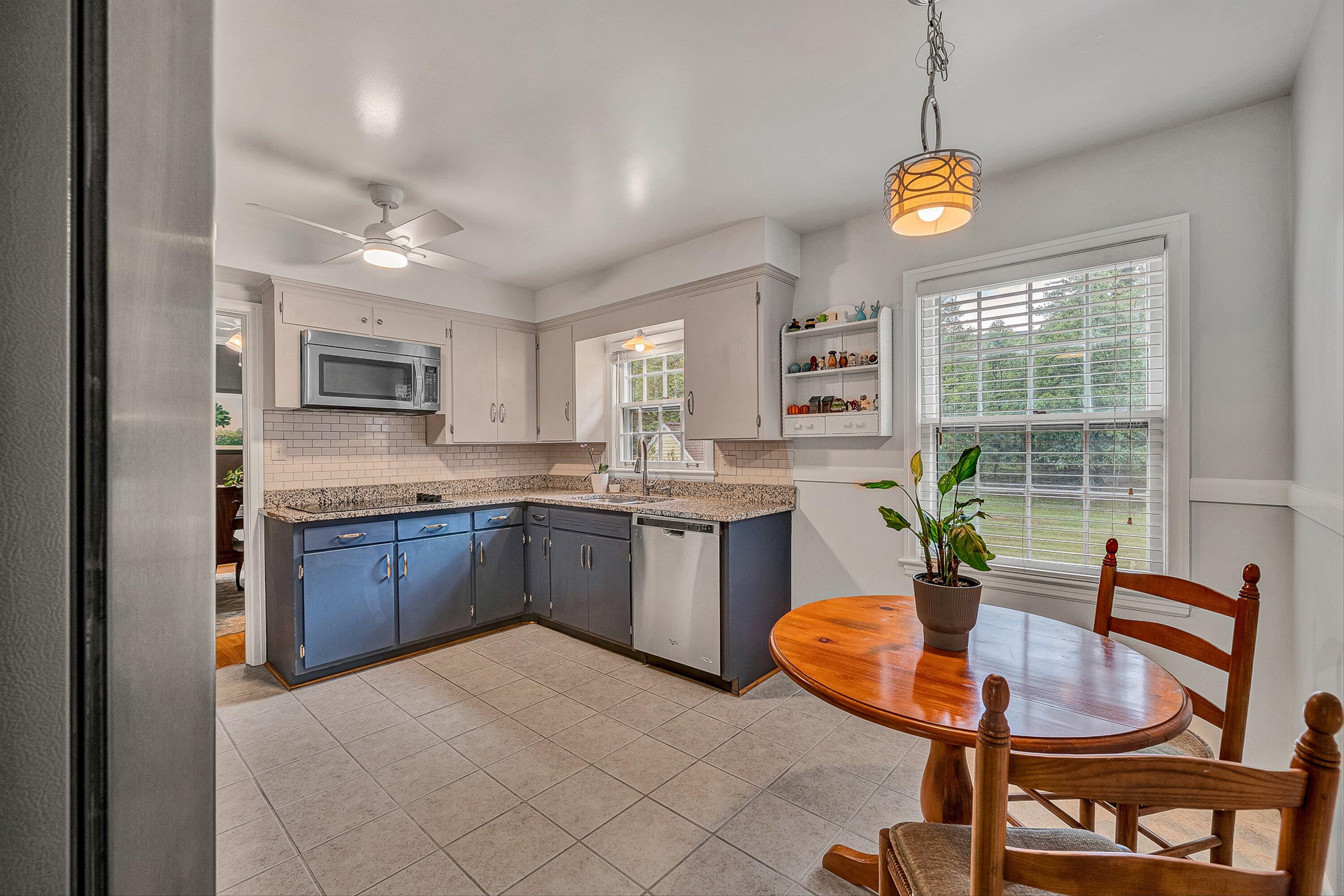 3416 Grandin Road Southwest Roanoke, VA 24018 - Photo 13 of 45 12-VM-08829