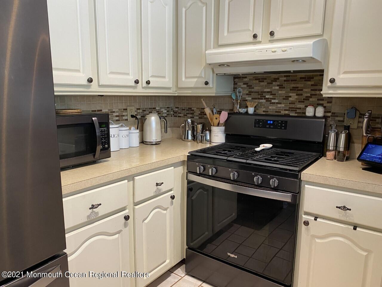 1 Hackamore Court Tinton Falls, NJ 07753 - Photo 17 of 38 1 Hackamore Kitchen 2