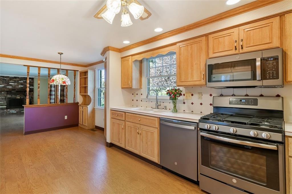 1439 Old Meadow Road Pittsburgh, PA 15241 - Photo 10 of 27 Stainless Steel appliances.