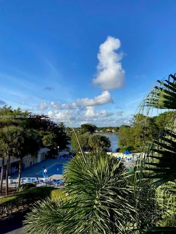 $95,000 | 1902 Bermuda Circle, Unit E2, Coconut Creek, FL 33066